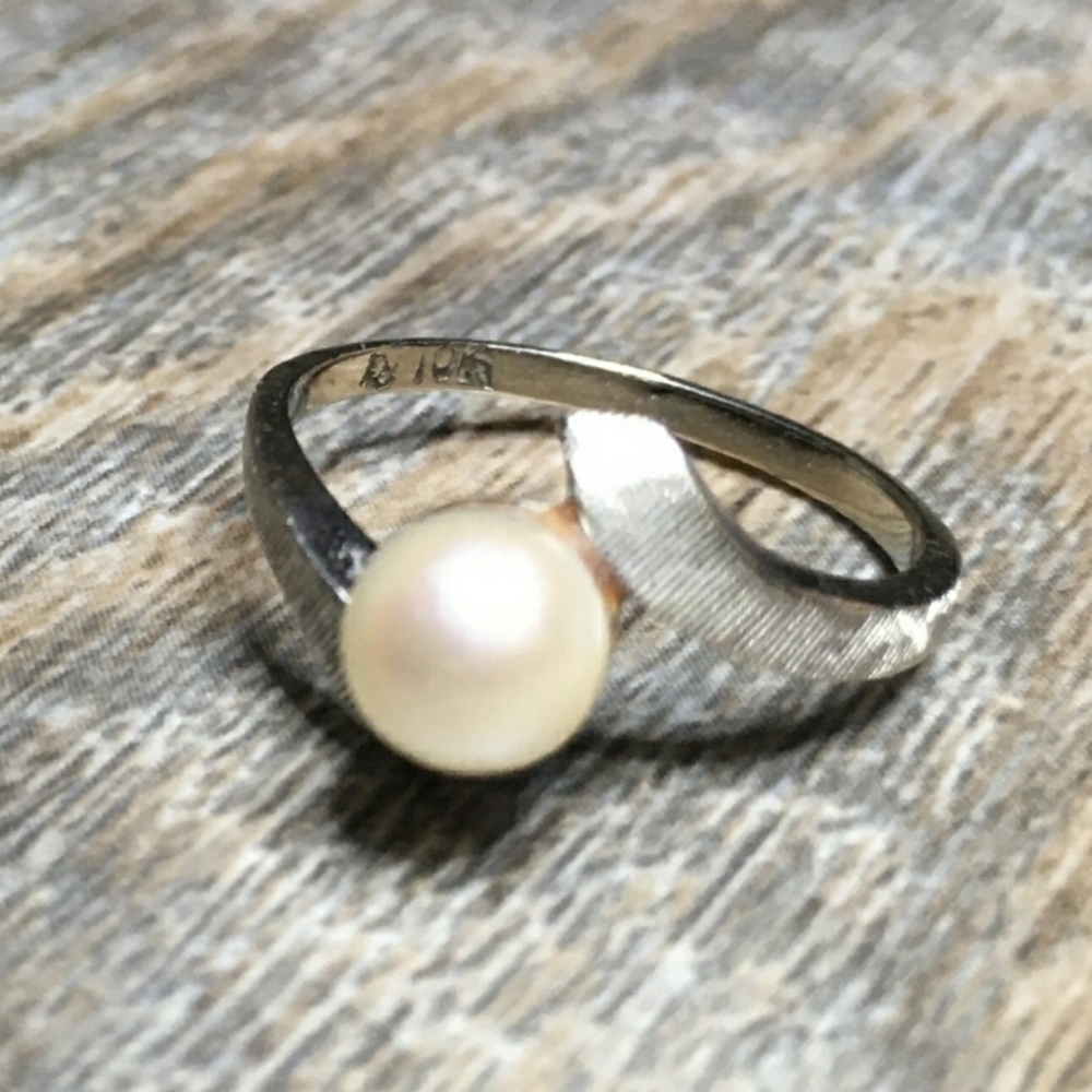 10k white gold bypass pearl ring - Picture 7 of 7